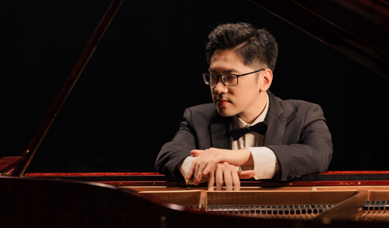 Lưu Hồng Quang (solo piano)